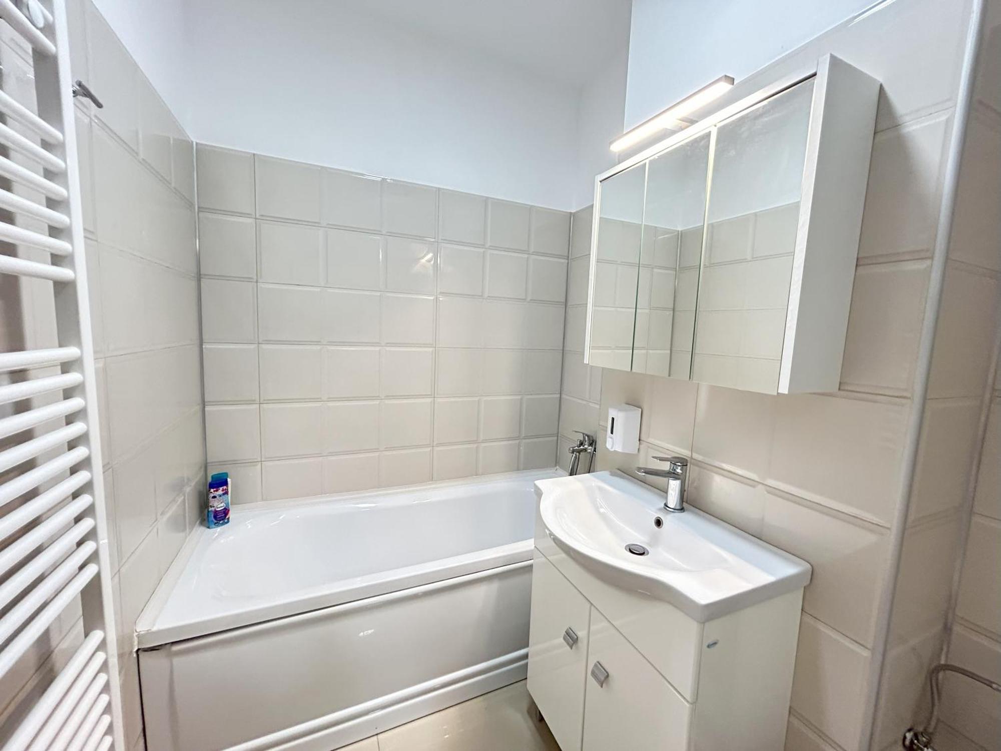Апартаменты Urban Retreat With Balcony At Exigent Plaza - 06 Бухарест Экстерьер фото
